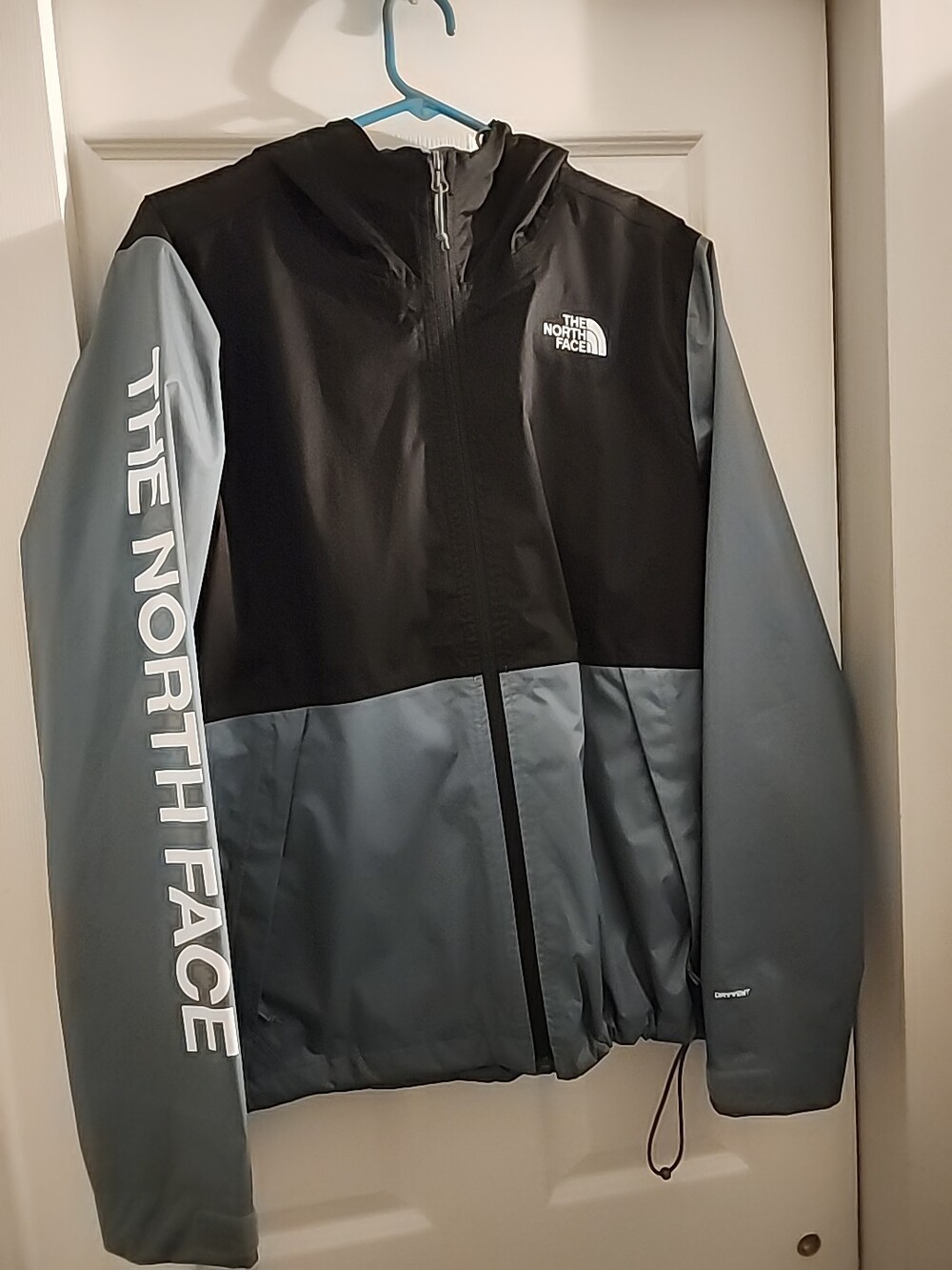 The North Face Men’s Millerton Rain Jacket Size Medium